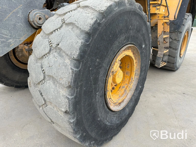 Volvo L180G - 2012 - EXPORT momsfri försäljning inom EU. Chassi no: VCEL180GP00019735 - Köpare: P.W. SAKBUD PRZEMYSLAW SAK, VAT PL4990414552 , Land: Polen, Intrastat HS code: 84295200, Vikt: 29700 kg