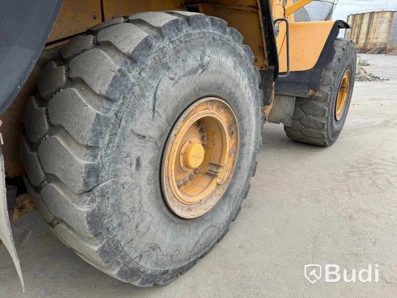 Volvo L180G - 2012 - EXPORT momsfri försäljning inom EU. Chassi no: VCEL180GP00019735 - Köpare: P.W. SAKBUD PRZEMYSLAW SAK, VAT PL4990414552 , Land: Polen, Intrastat HS code: 84295200, Vikt: 29700 kg