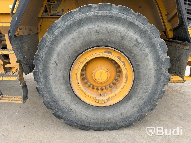 Volvo L180G - 2012 - EXPORT momsfri försäljning inom EU. Chassi no: VCEL180GP00019735 - Köpare: P.W. SAKBUD PRZEMYSLAW SAK, VAT PL4990414552 , Land: Polen, Intrastat HS code: 84295200, Vikt: 29700 kg