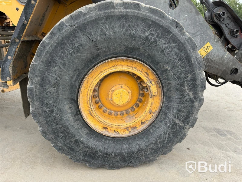 Volvo L180G - 2012 - EXPORT momsfri försäljning inom EU. Chassi no: VCEL180GP00019735 - Köpare: P.W. SAKBUD PRZEMYSLAW SAK, VAT PL4990414552 , Land: Polen, Intrastat HS code: 84295200, Vikt: 29700 kg