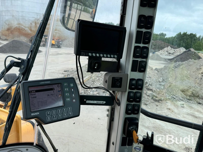 Volvo L180G - 2012 - EXPORT momsfri försäljning inom EU. Chassi no: VCEL180GP00019735 - Köpare: P.W. SAKBUD PRZEMYSLAW SAK, VAT PL4990414552 , Land: Polen, Intrastat HS code: 84295200, Vikt: 29700 kg