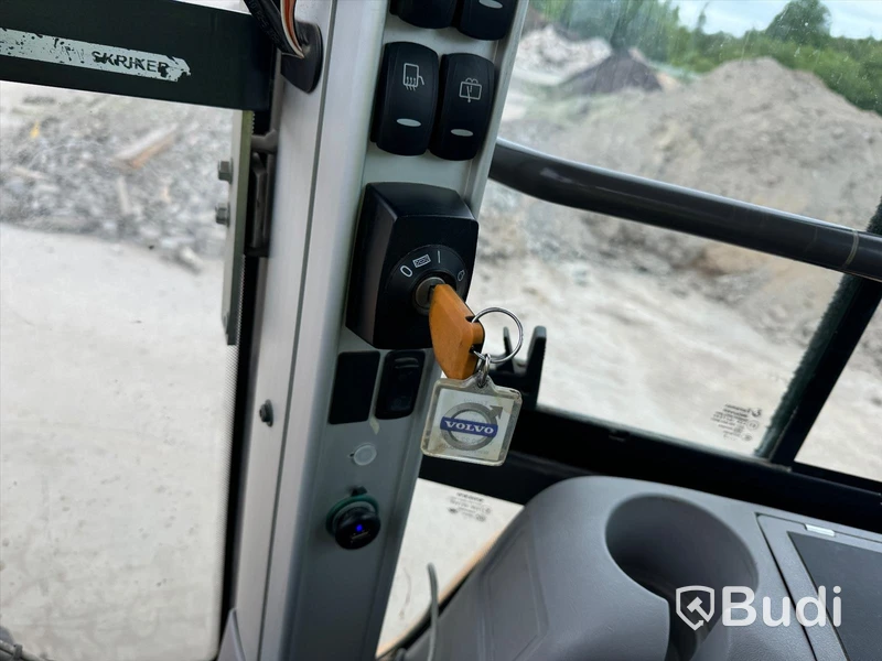 Volvo L180G - 2012 - EXPORT momsfri försäljning inom EU. Chassi no: VCEL180GP00019735 - Köpare: P.W. SAKBUD PRZEMYSLAW SAK, VAT PL4990414552 , Land: Polen, Intrastat HS code: 84295200, Vikt: 29700 kg