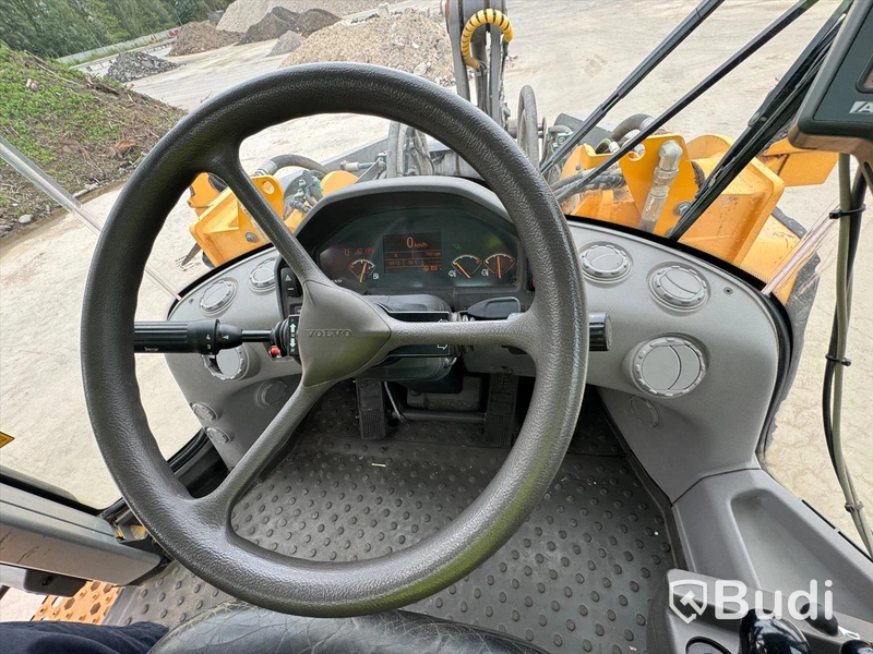Volvo L180G - 2012 - EXPORT momsfri försäljning inom EU. Chassi no: VCEL180GP00019735 - Köpare: P.W. SAKBUD PRZEMYSLAW SAK, VAT PL4990414552 , Land: Polen, Intrastat HS code: 84295200, Vikt: 29700 kg
