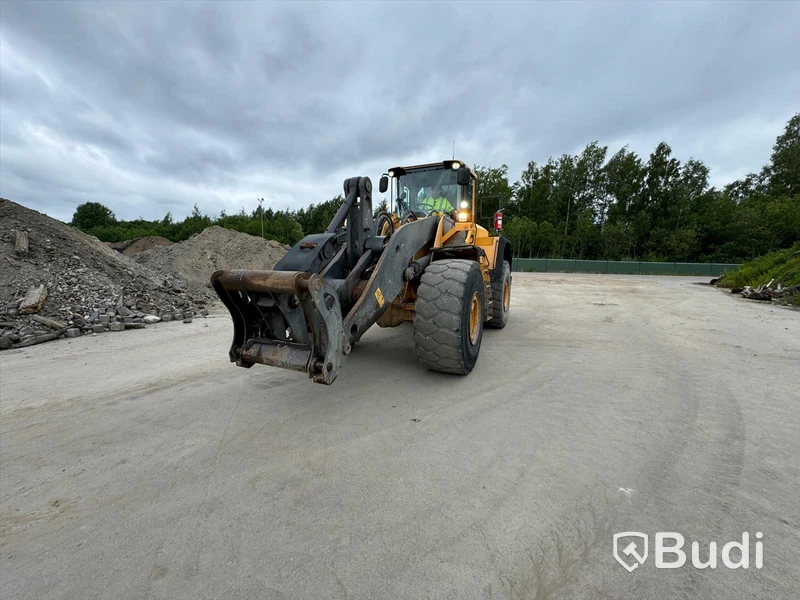 Volvo L180G - 2012 - EXPORT momsfri försäljning inom EU. Chassi no: VCEL180GP00019735 - Köpare: P.W. SAKBUD PRZEMYSLAW SAK, VAT PL4990414552 , Land: Polen, Intrastat HS code: 84295200, Vikt: 29700 kg