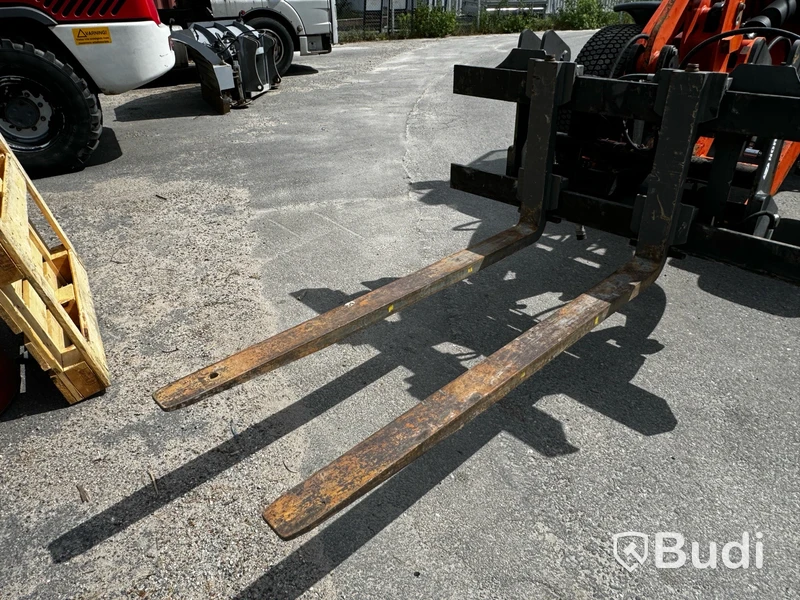 Hjullastare Terex TL-100 -2009 med redskap