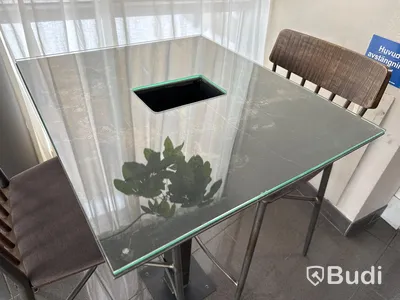 Barbord i glas/metall samt 2st barstolar - omstartad pga felaktigt bud
