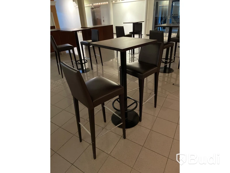2 st stolar samt barbord