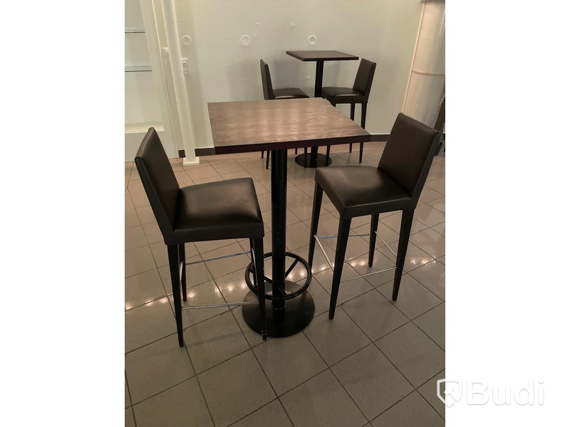 2 st stolar samt barbord