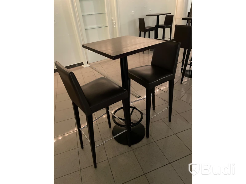 2 st stolar samt barbord