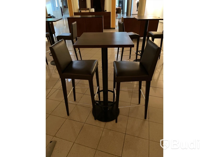 2 st stolar samt barbord