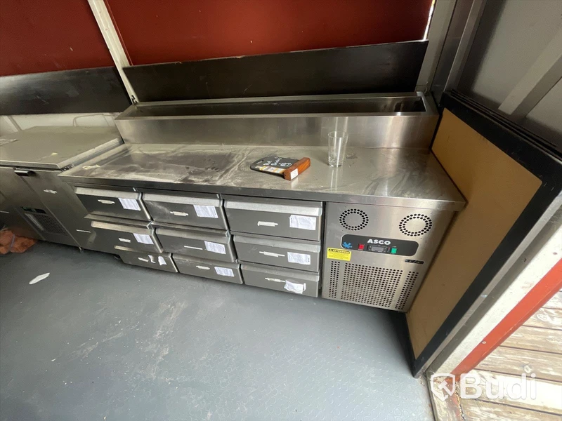 Grillstugan, 2 st kylbänkar, infravärme, vinkyl, rostfri arbetsbänk