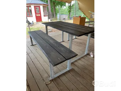 Bord och 2 st bänkar