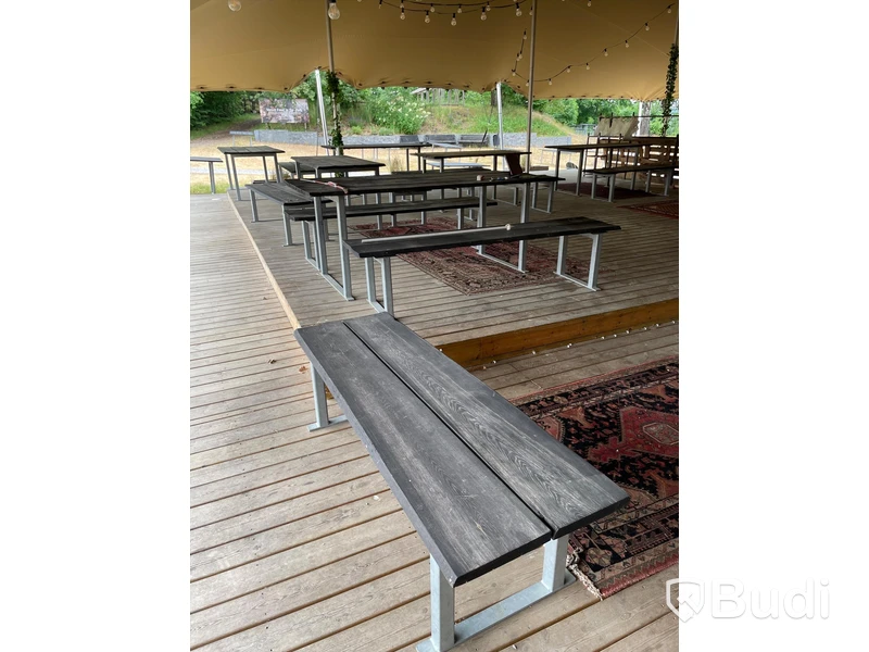5 st bord samt 8 st bänkar