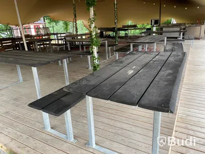 5 st bord samt 8 st bänkar