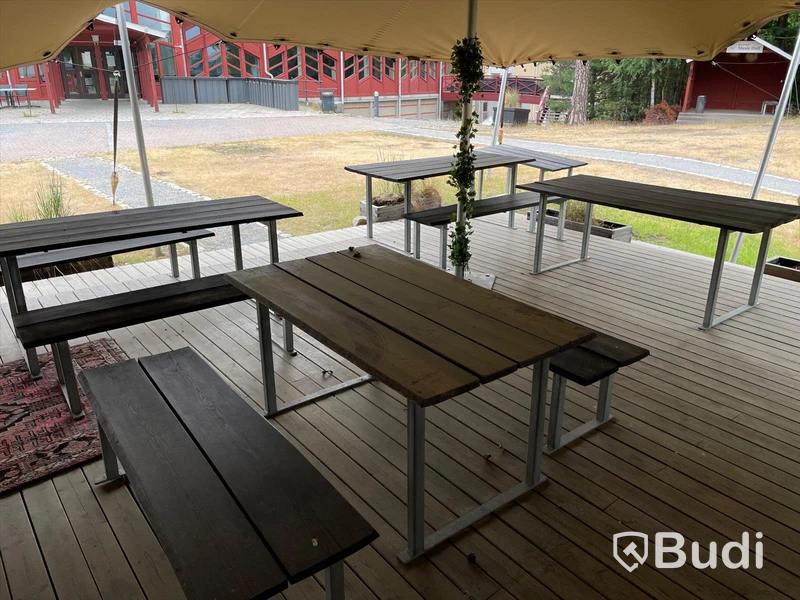 5 st bord samt 8 st bänkar