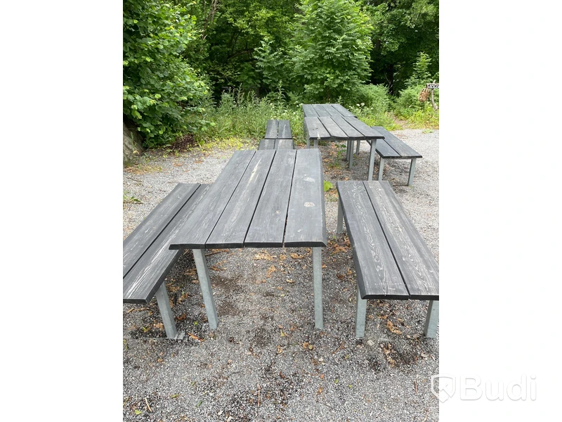 3 st bord samt 6 st parkbänkar