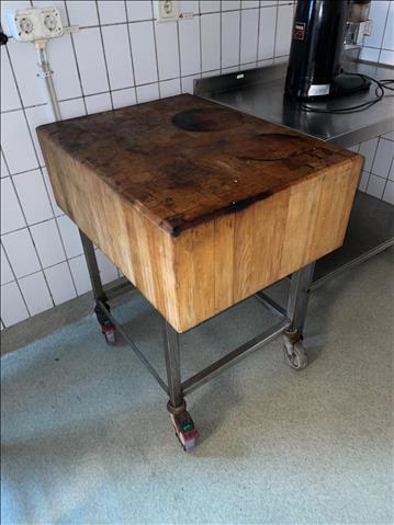 Huggkubb på hjul, 60x81x90 cm