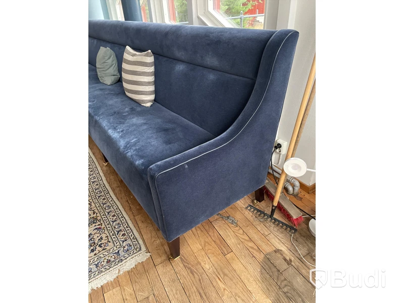 Soffa i blå sammet med hjul, George Smith, 370x77x110 cm
