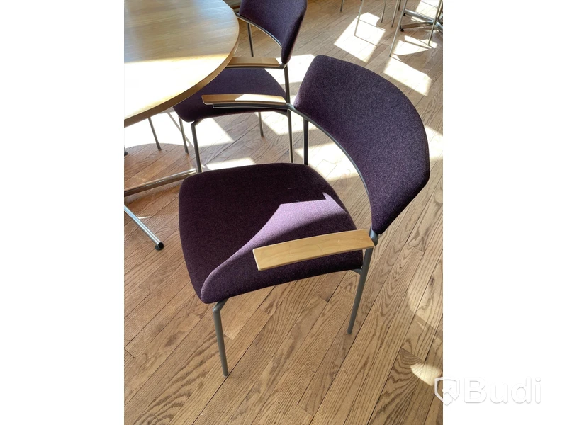 Runt matbord dia 120 cm samt 5st stolar EFG