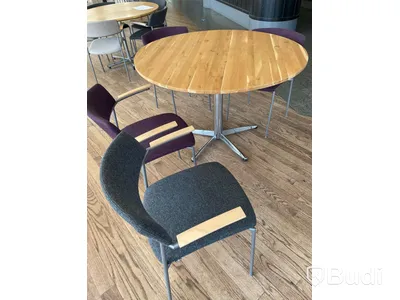 Runt matbord dia 120 cm samt 4st stolar EFG