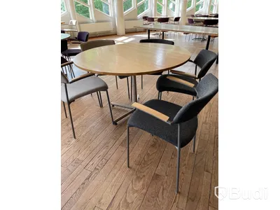 Runt matbord dia 120 cm samt 5st stolar EFG