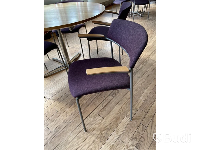 Runt matbord dia 120 cm samt 5st stolar EFG