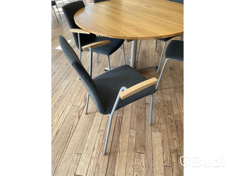 Runt matbord dia 120 cm samt 5st stolar Balzar Beskow