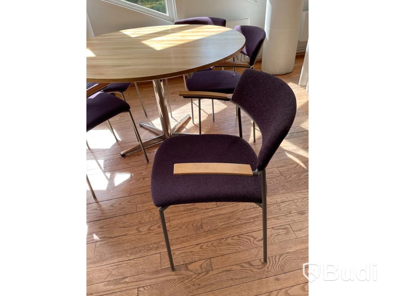 Runt matbord dia 120 cm samt 5st stolar EFG