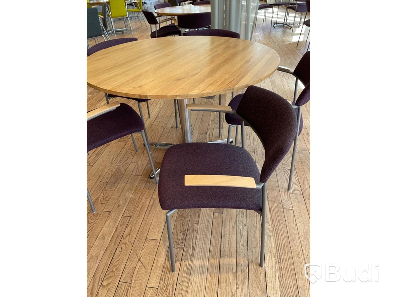 Runt matbord dia 120 cm samt 5st stolar EFG