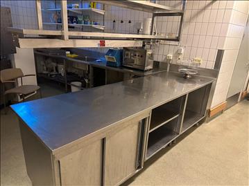 Arbetsbänk två delar, varmhållningsskåp Electrolux i rostfritt ink toppskiva