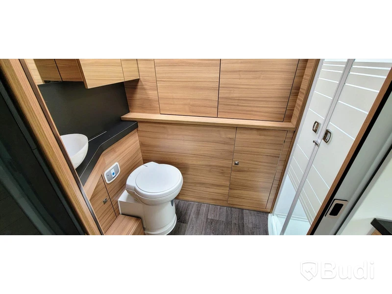 Husbil Adria 600 DT - 2020
