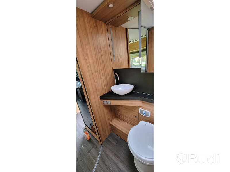 Husbil Adria 600 DT - 2020