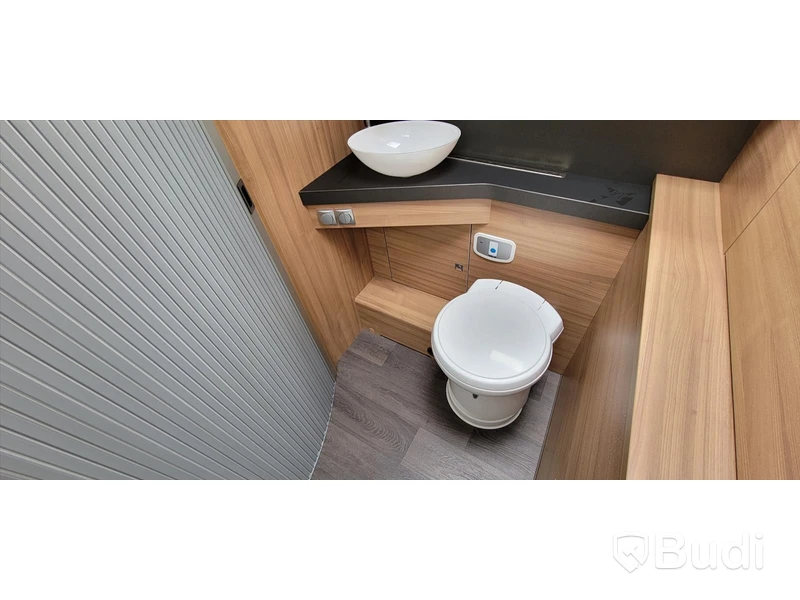 Husbil Adria 600 DT - 2020