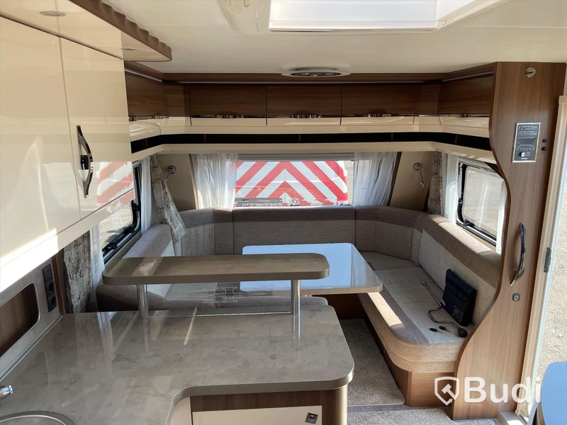 Husvagn Hobby 660 WFC Prestige | 2019