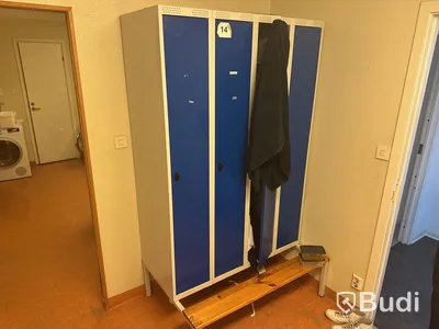 4 st sektioner omklädningsrumsskåp