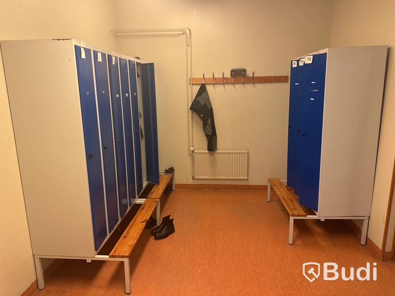 4 st sektioner omklädningsrumsskåp
