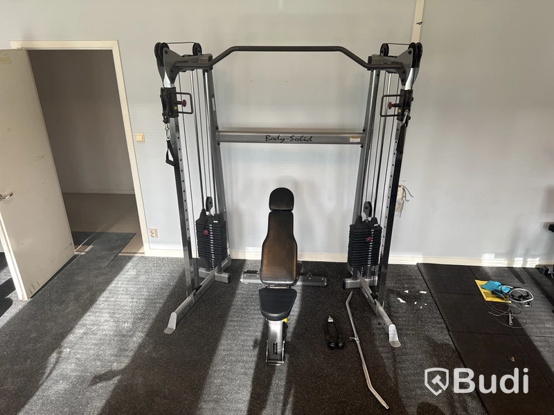 Multimaskin med ställbar bänk Body-solid