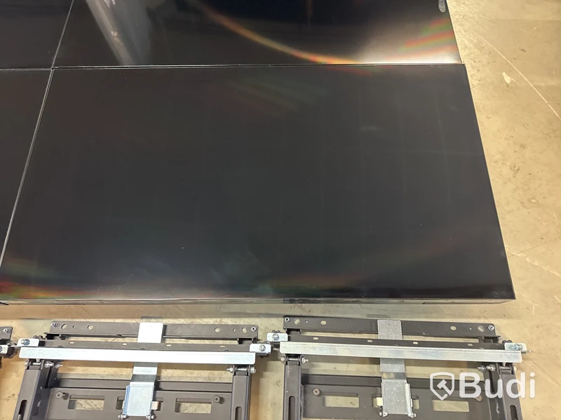 4 st. display skärmar Samsung med väggstativ