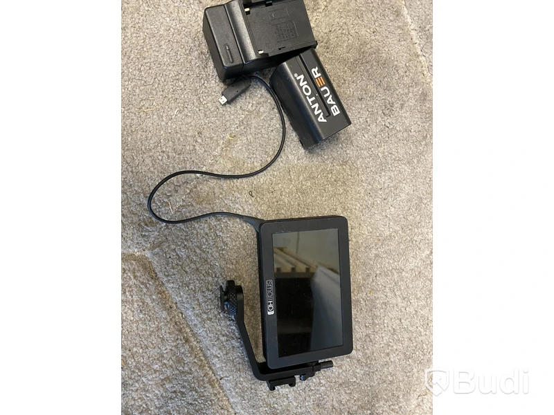 Extern skärm för videokameror SmallHD Focus ink cold shoe-hållare, batteri, batteriladdare samt HDMI-kabel