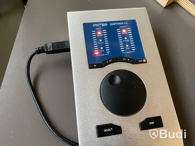 Ljudkort RME Babyface Pro ink USB och MIDI-kabel samt plastcase