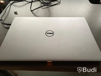 Laptop Dell XPS 13, högupplöst touchskärm 3200x1800, Core I7, 16 GB RAM, 500 GB SSD. Ink USB-C laddare. OBS batteri trasigt. Funkar inte utan strömsladd i.