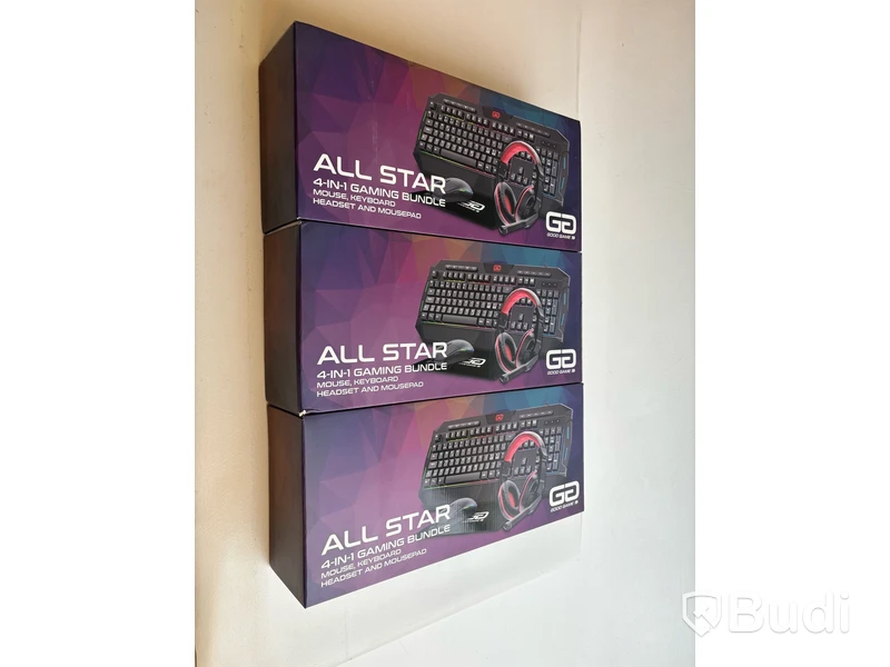 Parti med diverse gamingtillbehör