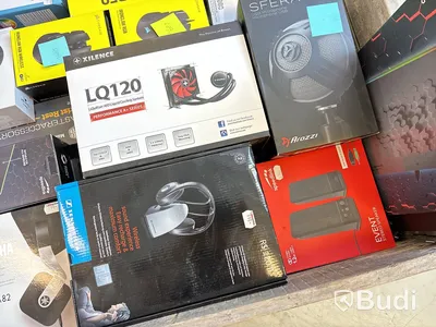 Parti med diverse gamingtillbehör