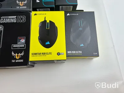 Parti med diverse gamingtillbehör