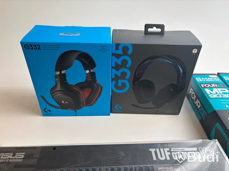 Parti med diverse gamingtillbehör