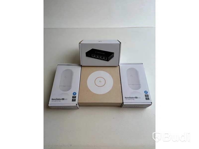 Parti med diverse tillbehör Ubiquiti