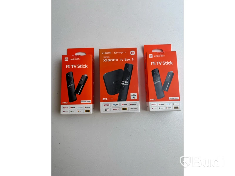 Parti med diverse tillbehör Mi TV