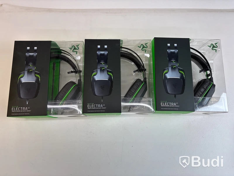 Parti med diverse tillbehör Razer och Corsair