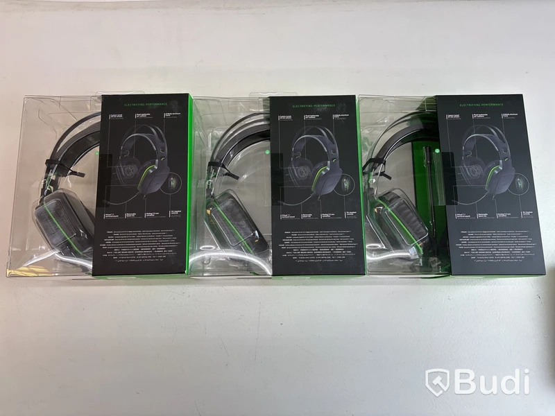 Parti med diverse tillbehör Razer och Corsair