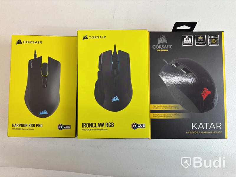 Parti med diverse tillbehör Razer och Corsair